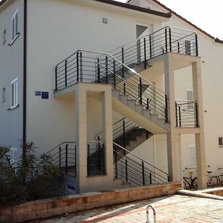 Apartments 4 Dolphins Rogoznica  Extérieur photo