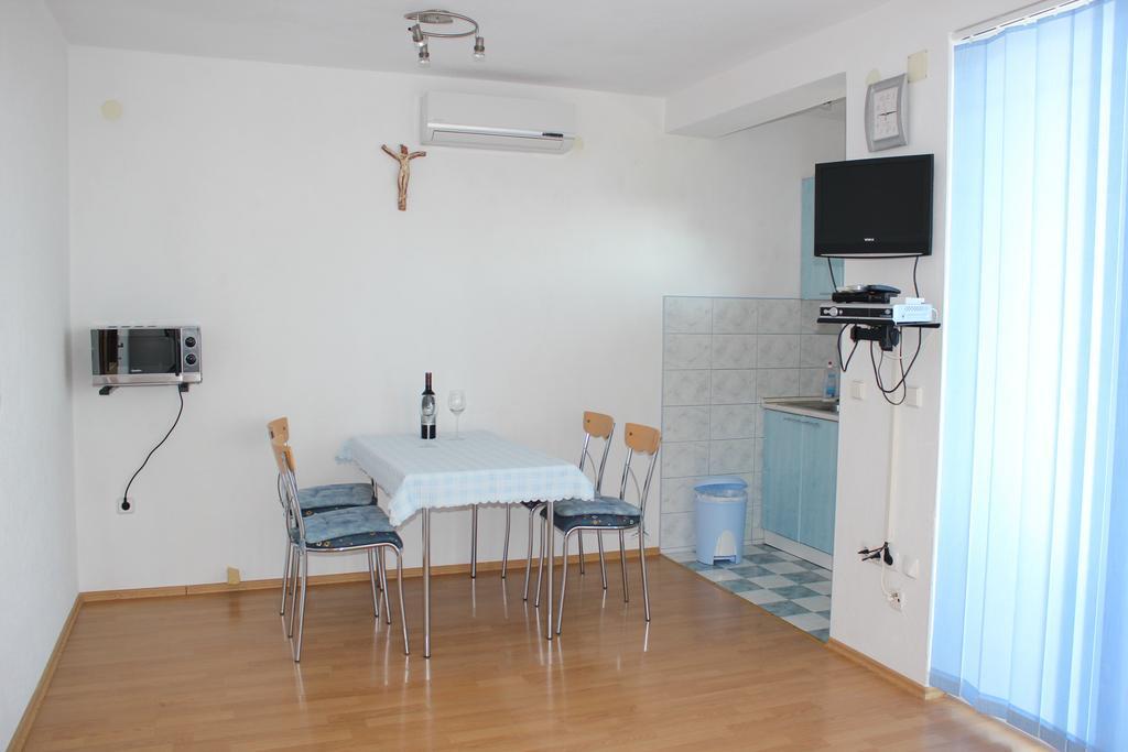 Apartments 4 Dolphins Rogoznica  Extérieur photo